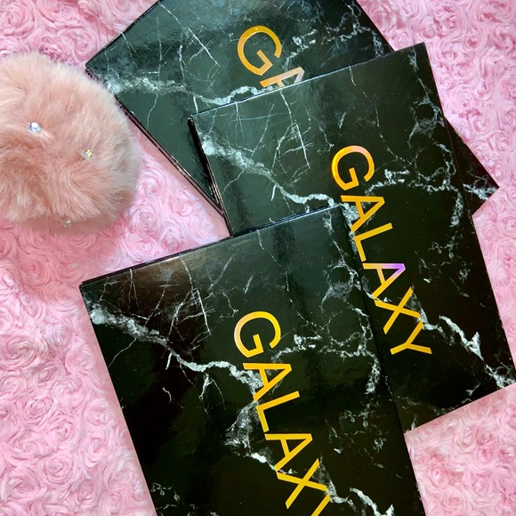 PX Look Cosmetics Galaxy Eyeshadow Pallet - Picture 3 of 3